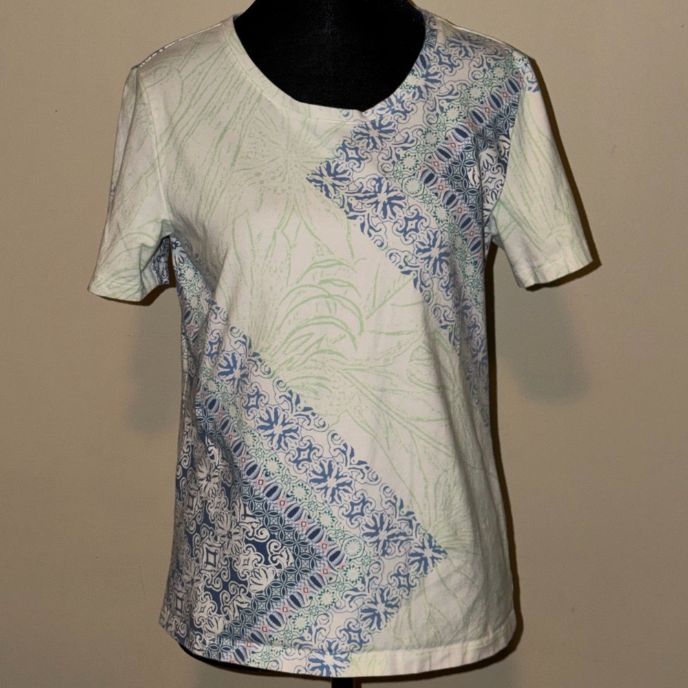 Women’s Petite Medium Christopher & Banks Geometric Floral Short Sleeve Top - Picture 2 of 8